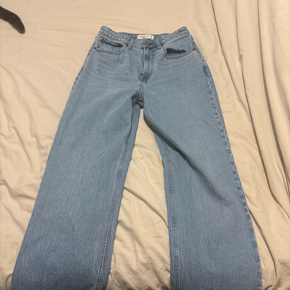 Abercrombie Women's Blue Jeans Cuffed Relaxed Curve love 27